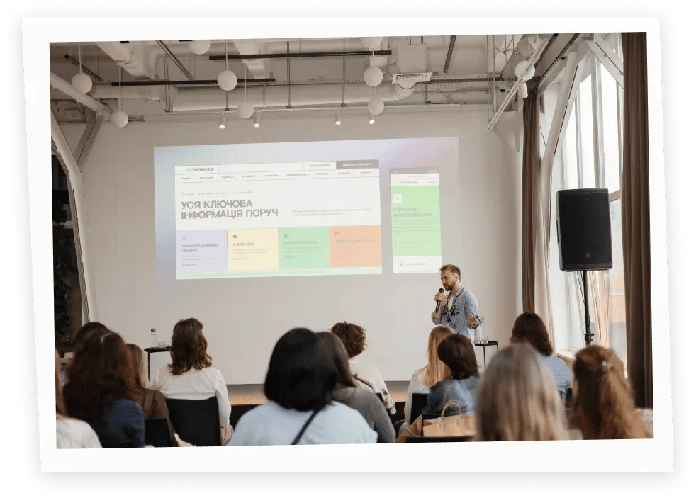 Developer Lev Tieriekhov presenting Perehid Hub at Trans Forum 2026